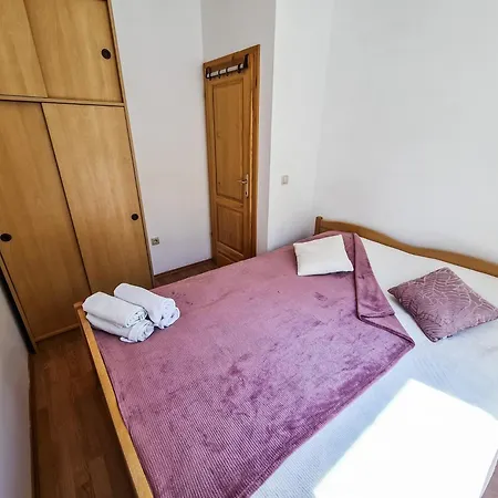 Hrastov Apartment *