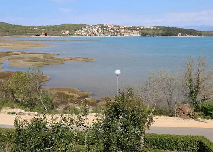 Hrastov *