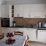 Hrastov Apartamento