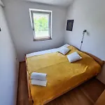 Hrastov Apartamento Soline (Krk)